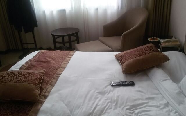 Hanzhong Red Leaf Hotel