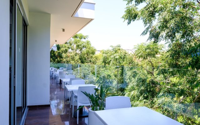 Rio Gardens - Bright Studio w Terrace