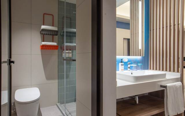Holiday Inn Express Shanghai Gumei by IHG