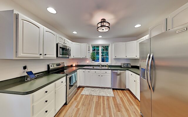 76overrd 3 Bedroom Home