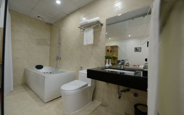 Blue Hanoi Inn City Hotel