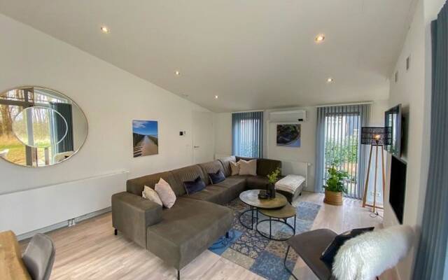 Beautiful Holiday Home With A/c, in a Holiday Park