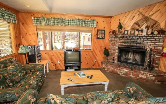 Bear Claw Bungalow #379