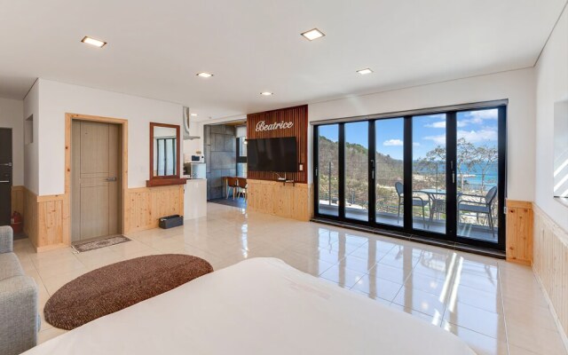 Uljin Beatrice Pool Villa