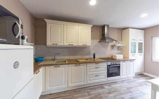 Amazing Home in Vinisce With 4 Bedrooms and Wifi