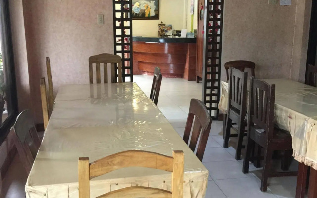 OYO 426 Coco Grove Tourist Inn