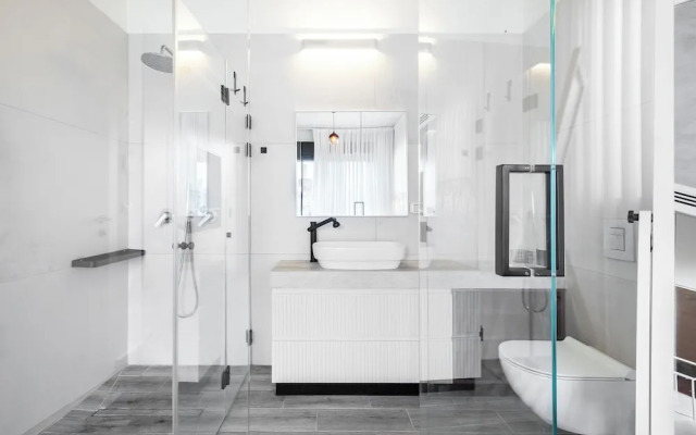 Top TLV Grand Suites