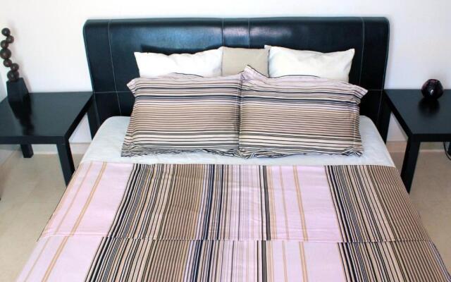 2b Seafront Boutique Apartment - Finikoudes Beach