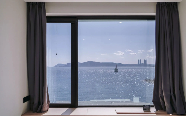 Mipo Oceanside Hotel
