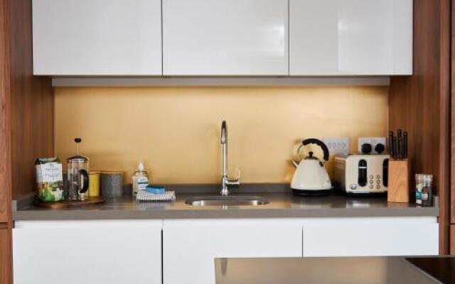 Fantastic 5 Bed House in Manchester w/Parking