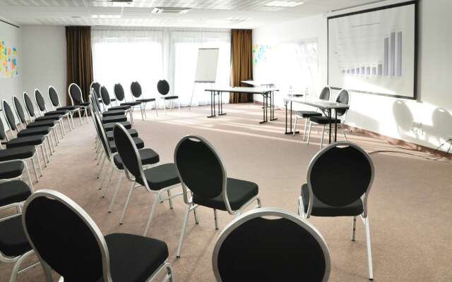 Golden Tulip Pornic Suites