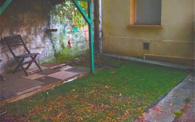 Bordeaux centre, échoppe T2 avec jardin