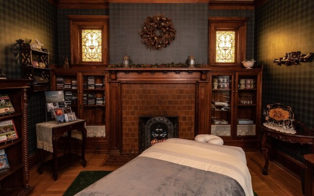 Honeybee Inn Bed & Breakfast