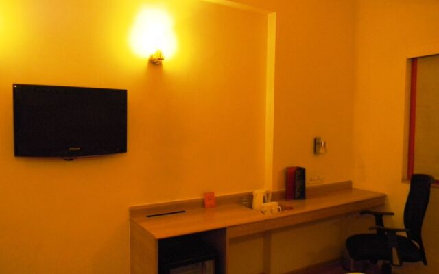 Red Fox by Lemon Tree Hotels, East Delhi