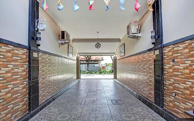 OYO 90968 Graha Family Guest House