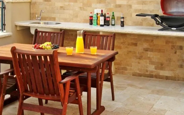 Beit Ha'Omanim Hotel