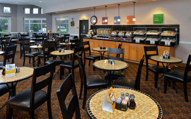 Comfort Suites Airport Tukwila Seattle