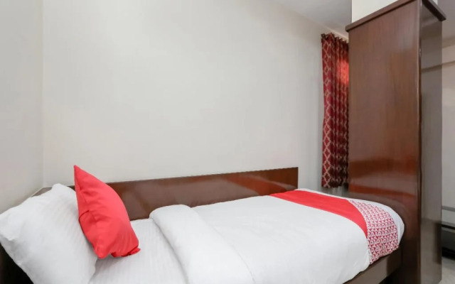 OYO 17106 Hotel Royal