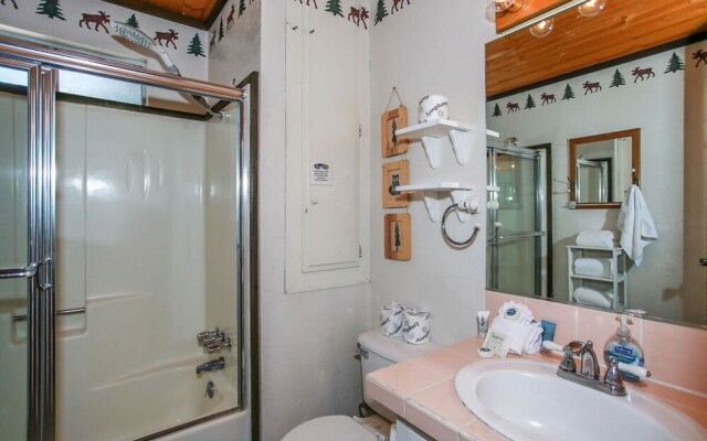 Juniper Creek!-441 by Big Bear Vacations