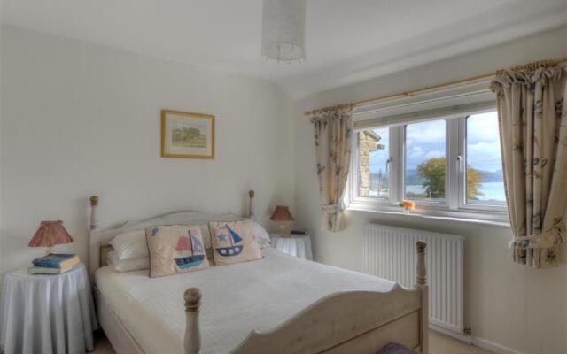 2 Kersbrook Gardens