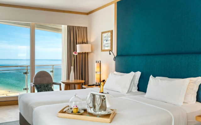 Sesimbra Oceanfront Hotel