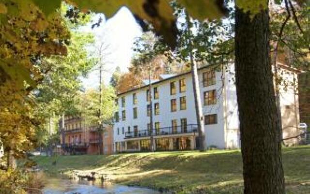 Hotel Mir-Jan SPA