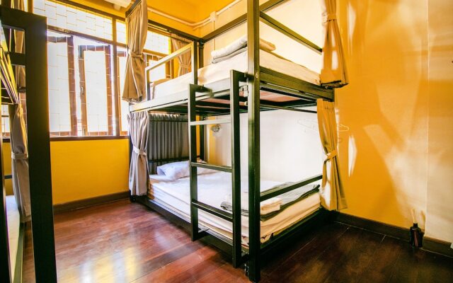 Sleep Soundly Hostel - Adults Only
