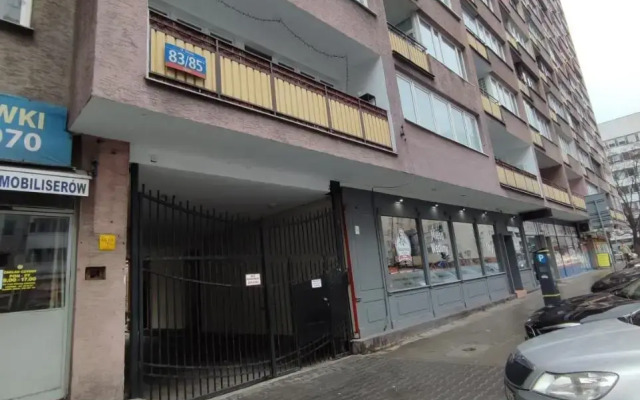 Super Apart Żelazna 83-85