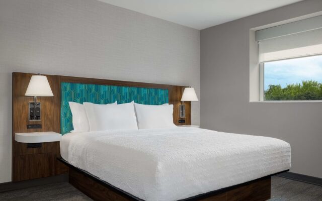 Hampton Inn & Suites by Hilton Toronto Downtown