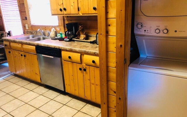 Creekside Dreams - One Bedroom Cabin