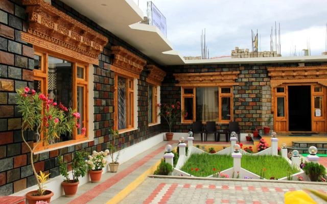 Hotel Jeevanam Villa