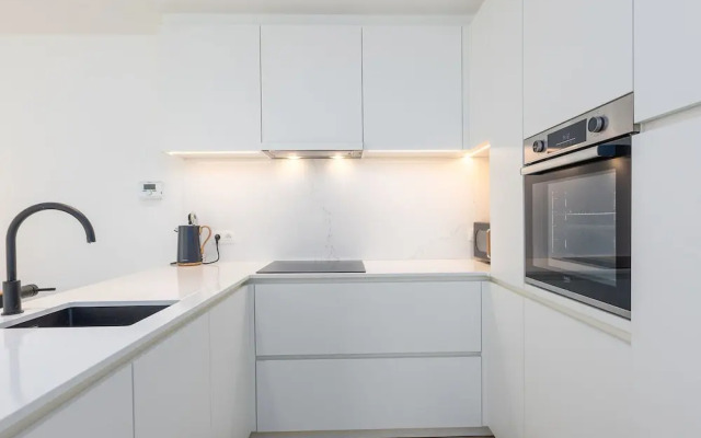 Sunny Apartment With Open Terrace