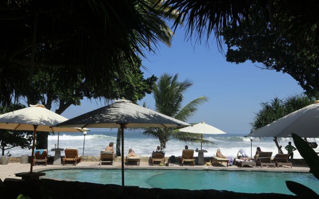 Pondok Pitaya Hotel, Surfing & Yoga