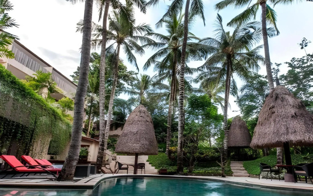 Kupu Kupu Jimbaran Beach Club & Spa by Loccitane