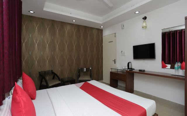 OYO 3260 Hotel Abhinav Palace
