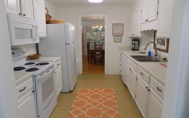 King Fens Inn - 5 Br Home