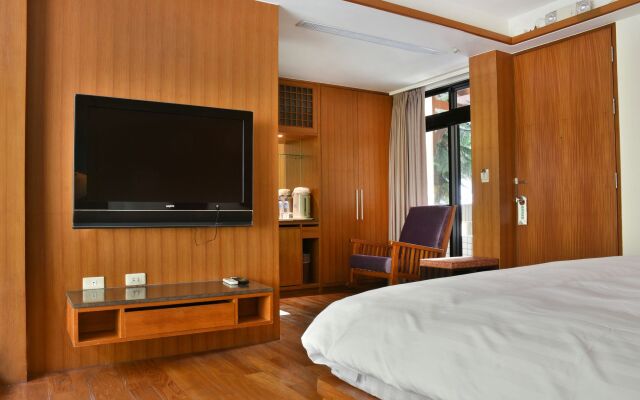 Honeymoon Hotel