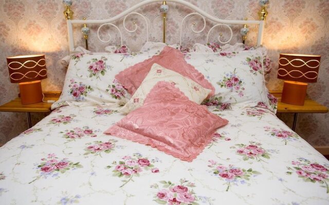 All Seasons Gatwick Guest House