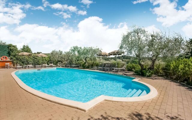 Farmhouse With Swimming Pool in Poggibonsi