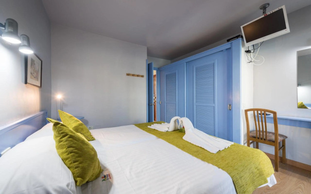 Apartamentos El Paseo