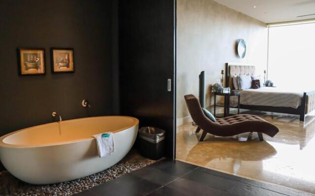 Spectacular 11,000 Sqft PenHouse fully staffed