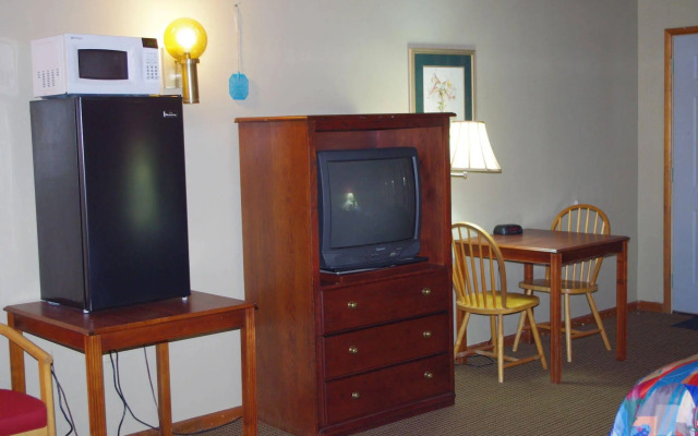 Love Hotels Western Holiday by OYO at Harlan Lake NE