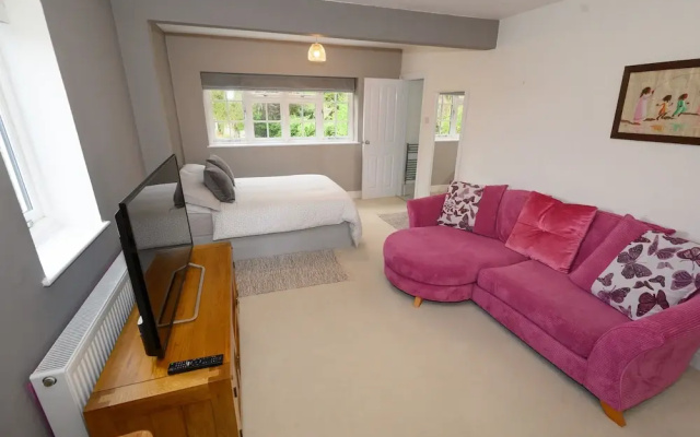 Charming Country House Near Henley-On-Thames