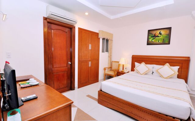 Tan Hoang Long Hotel
