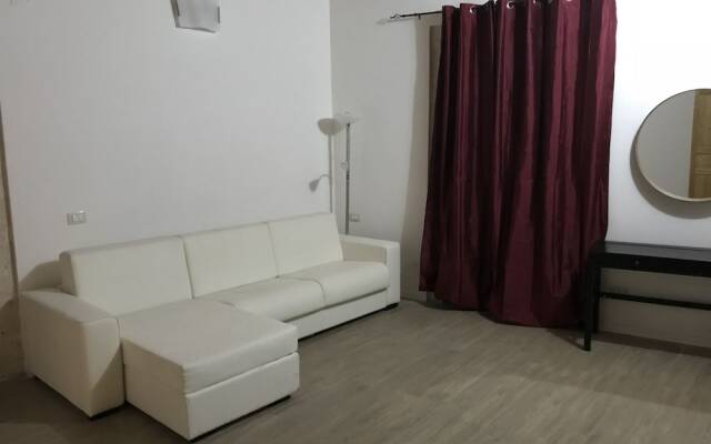 Decadracma rooms