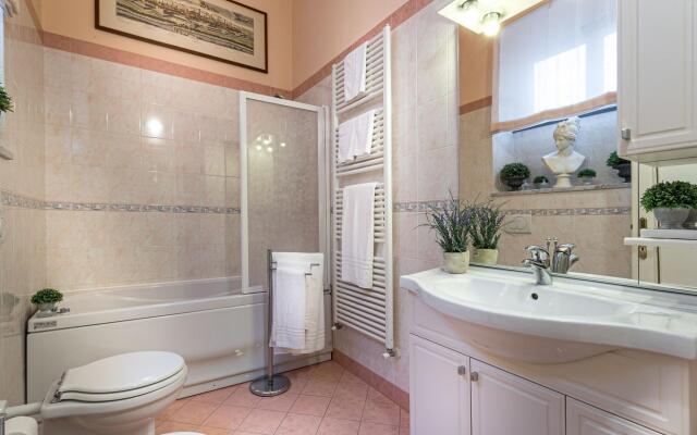 Casa Opera in Lucca With 2 Bedrooms and 2 Bathrooms