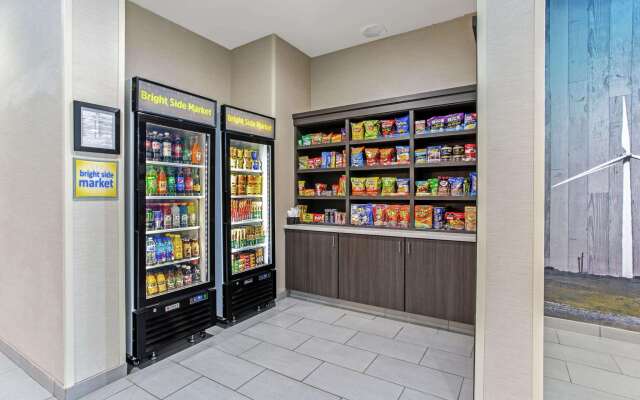 La Quinta Inn & Suites by Wyndham Sweetwater East