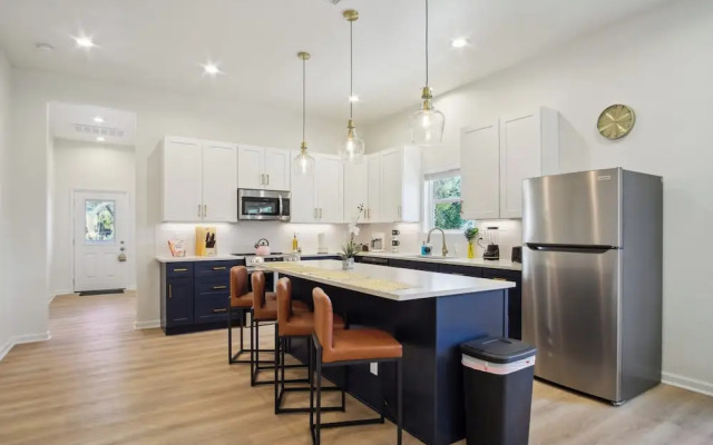 Blissful 5br/3ba Haven Near Riverwalk & Downtown!