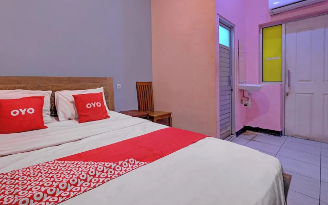 OYO Life 92877 Hotel Rainbow 7296