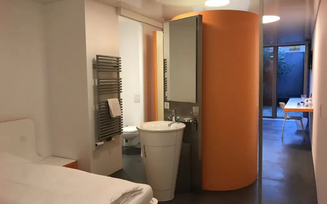Chromotel
